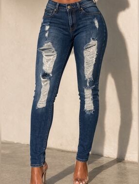 True Religion | Jenny Curvy Mid Rise Skinny Blue Distressed Jeans, Size 30